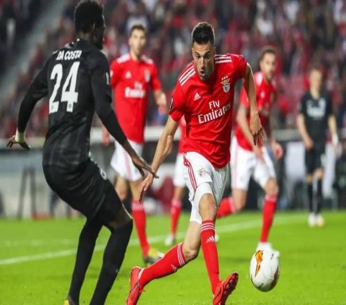 拜仁队内身价变动：6人上涨9人下跌，卡尔成最大惊喜（拜仁阵容身价洗牌：6人升值、9人贬值，卡尔成为最大亮点）